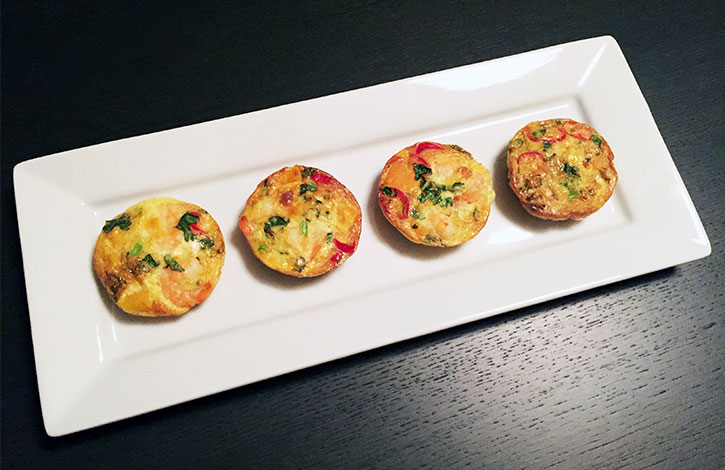 Bakken van mini-frittata's