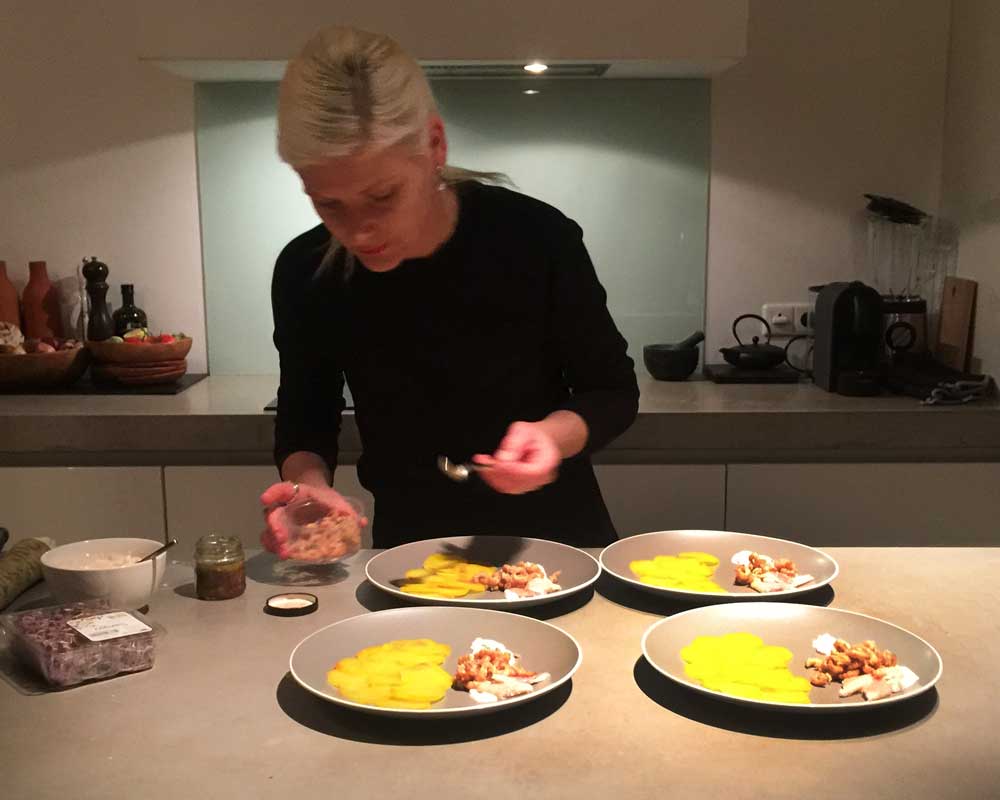 Bietencarpaccio met Hollandse garnaaltjes en verse mierikswortel